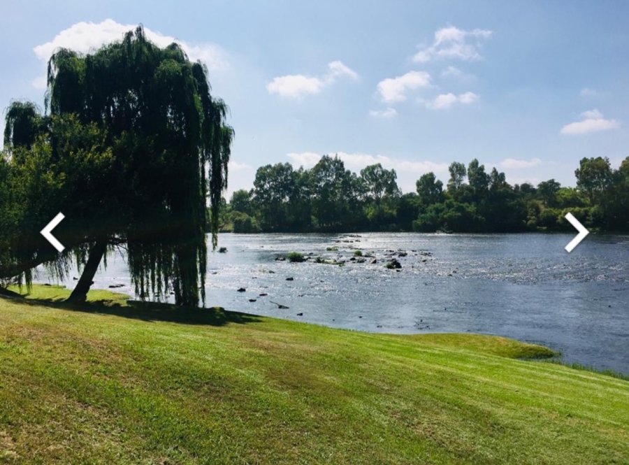 6 Bedroom Property for Sale in Lindequesdrif North West